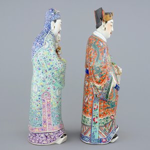 Een set van 2 Chinese famille rose figuren van onsterfelijken, 19e eeuw — foto 4