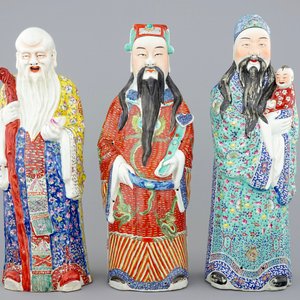 Een set van 3 Chinese famille rose figuren van onsterfelijken, 19e eeuw — foto 1
