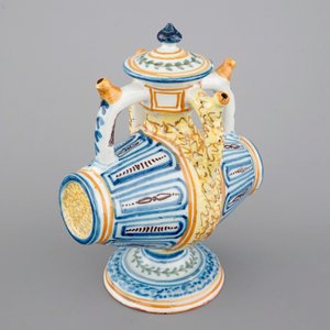 Een set van 3 tonvormige fopkannetjes uit Talavera, Spanje, ca. 1820 — foto 16