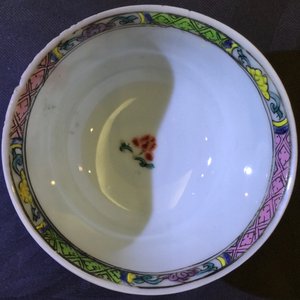 Een set van 4 Chinese famille rose koppen en schotels, Yongzheng/Qianlong — foto 10