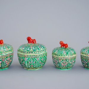 Een set van 4 dekseldozen in Chinees Bencharong porselein voor de Thaise markt, 19e eeuw — foto 1
