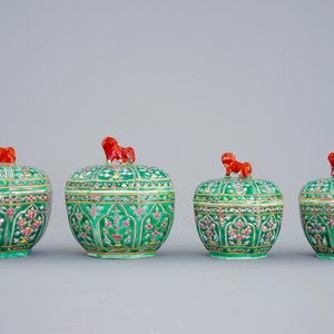 Een set van 4 dekseldozen in Chinees Bencharong porselein voor de Thaise markt, 19e eeuw — foto 2