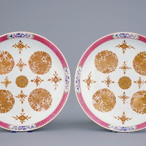 Een set van 4 grote Chinese famille rose schotels, Qianlong, 18e eeuw — foto 3
