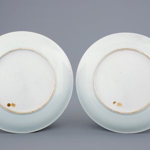 Een set van 4 grote Chinese famille rose schotels, Qianlong, 18e eeuw — foto 5