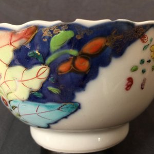 Een set van 5 Chinese famille rose koppen en 3 schotels met decor van tabaksbladeren, Qianlong, 18e eeuw — foto 10