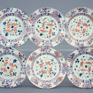Een set van 6 Chinese rose-verte borden met karpers, 18e eeuw — foto 1
