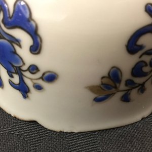 Een set van 8 Chinese overglazuur blauw en vergulde kop en schotels, Yongzheng, 1723-1735 — foto 7