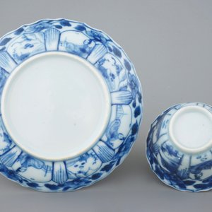 Een set van 9 Chinese blauw-witte porseleinen koppen en schotels, Kangxi — foto 7