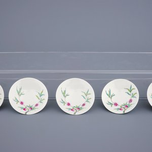 Een set van 9 Chinese famille rose kommetjes met perzikendecor, Guangxu merk en periode — foto 4