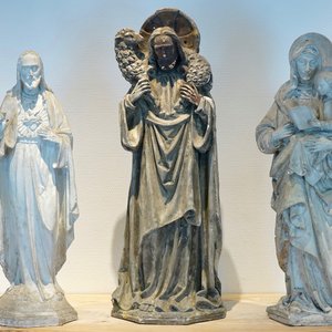 Een set van drie plaasteren religieuze figuren, 19/20e eeuw, Brugge — foto 1
