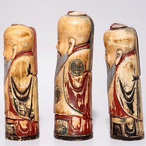 Een set van drie polychrome Chinese ivoren figuren van Shoulao, begin 20e eeuw — foto 5