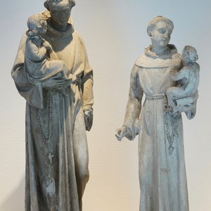 Een set van twee plaasteren figuren van Sint Antonius van Padua, 19/20e eeuw, Brugge — foto 1