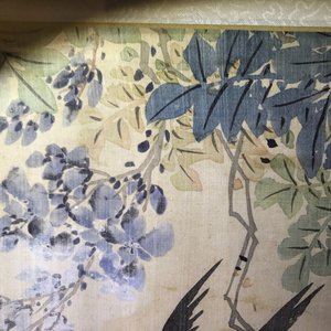 Een set van vier Chinese aquarellen van vogels bij bloesemtakken en kalligrafie, in kader, 19e eeuw — foto 10