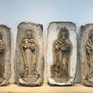 Een set van vier plaasteren religieuze figuren, 19/20e eeuw, Brugge — foto 1