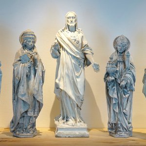 Een set van vijf grote plaasteren religieuze figuren, 19/20e eeuw, Brugge — foto 1