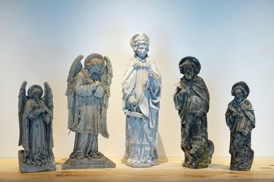 Een set van vijf plaasteren religieuze figuren, 19/20e eeuw, Brugge