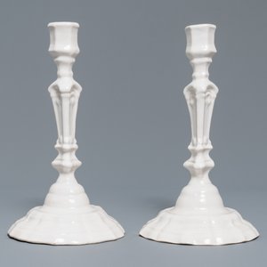 Een set van zes monochrome witte aardewerken kandelaars, Frankrijk, 18e eeuw — foto 2