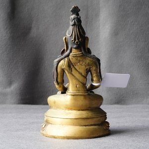 Een Sino-Mongoolse ingelegde verguld bronzen figuur van Amitayus, 18/19e eeuw — foto 5