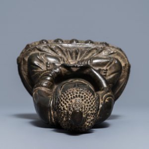 Een Sino-Tibetaanse bronzen figuur van Buddha Shakyamuni, Ming — foto 8