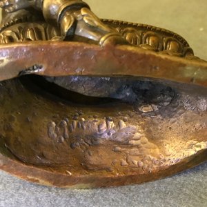 Een Sino-Tibetaanse bronzen figuur van Jambhala, 17/18e eeuw — foto 19