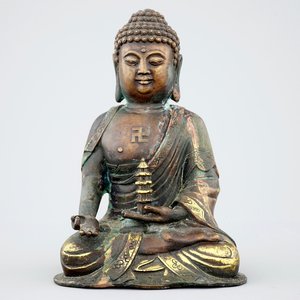 Een Sino-Tibetaanse deels verguld bronzen figuur van een gezeten Boeddha, 19e eeuw — foto 1