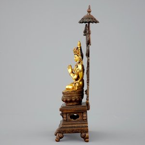 Een Sino-Tibetaanse deels verguld bronzen figuur van Shadakshari Lokeshvara op een troon, 19/20e eeuw — foto 3