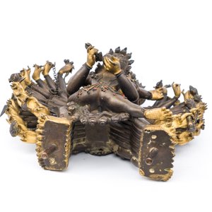 Een Sino-Tibetaanse deels vergulde bronzen sculptuur van Yamantaka, wellicht 17/18e eeuw — foto 7