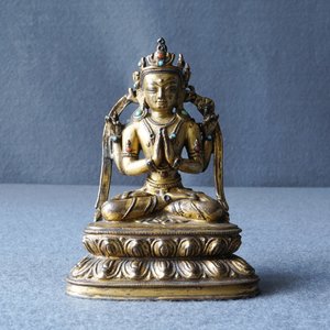 Een Sino-Tibetaanse verguld bronzen en ingelegde figuur van Boeddha, Ming — foto 7