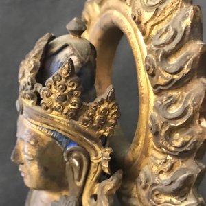 Een Sino-Tibetaanse verguld bronzen figuur van Amitayus, gedat. 1770, Qianlong — foto 17