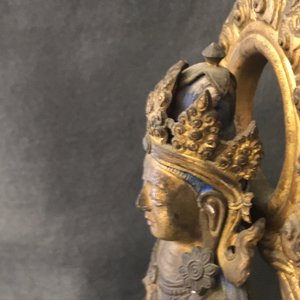 Een Sino-Tibetaanse verguld bronzen figuur van Amitayus, gedat. 1770, Qianlong — foto 18