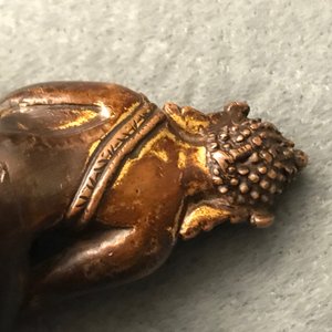 Een Sino-Tibetaanse verguld bronzen figuur van Boeddha, 16/17e eeuw — foto 23