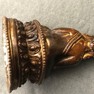 Een Sino-Tibetaanse verguld bronzen figuur van Boeddha, 16/17e eeuw — foto 24