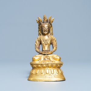 Een Sino-Tibetaanse verguld bronzen figuur van Boeddha, 18e eeuw — foto 2