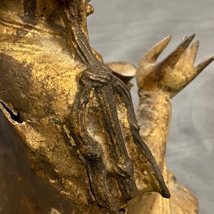 Een Sino-Tibetaanse verguld bronzen figuur van Boeddha, Ming — foto 26