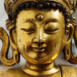 Een Sino-Tibetaanse verguld bronzen figuur van Boeddha Shakyamuni, 17/18e eeuw — foto 36
