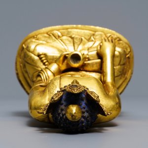 Een Sino-Tibetaanse verguld bronzen figuur van Boeddha Shakyamuni, 17/18e eeuw — foto 6