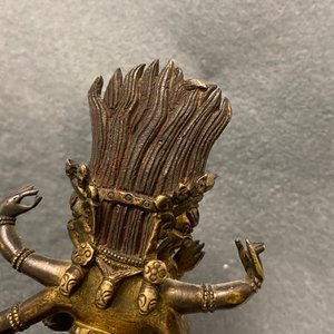 Een Sino-Tibetaanse verguld bronzen figuur van Hayagriva, 18/19e eeuw — foto 13