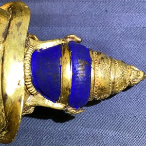 Een Sino-Tibetaanse verguld bronzen figuur van Jambhala, 19/20e eeuw — foto 8