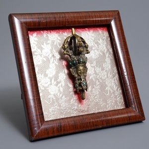 Een Sino-Tibetaanse verguld bronzen vajra met inlegwerk van turkoois, 17/18e eeuw — foto 5