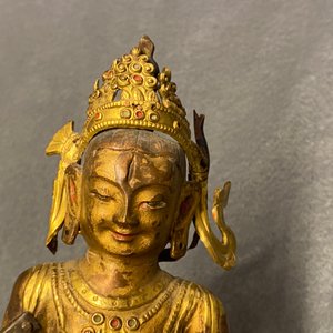 Een Sino-Tibetaanse verguld koperen figuur van Boeddha, 18/19e eeuw — foto 25