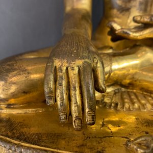 Een Sino-Tibetaanse verguld koperen figuur van Buddha Shakyamuni, 17/18e eeuw — foto 19