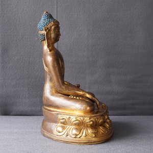 Een Sino-Tibetaanse verguld koperen figuur van Buddha Shakyamuni, 17/18e eeuw — foto 21