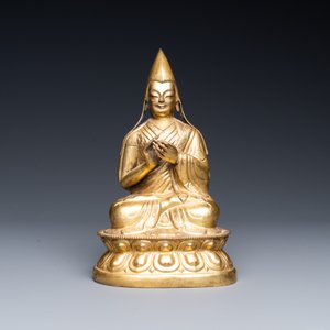Een Sino-Tibetaanse vergulde bronzen figuur van een lamaïsche hoogwaardigheidsbekleder, wellicht 16e eeuw — foto 2