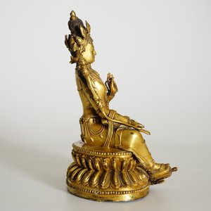 Een Sino-Tibetaanse vergulde bronzen figuur van Groene Tara, (Syamatara),18/19e eeuw — foto 11