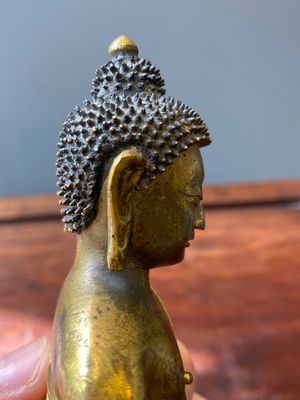 Een Sino-Tibetaanse vergulde bronzen 'genezende Boeddha' of 'Bhaishajyaguru', 16e eeuw — foto 14