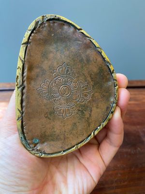 Een Sino-Tibetaanse vergulde bronzen 'genezende Boeddha' of 'Bhaishajyaguru', 16e eeuw — foto 6