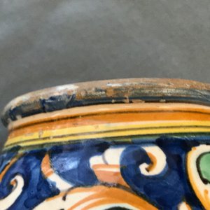 Een siroopkan in Italiaanse majolica, Montelupo, 17e eeuw — foto 13