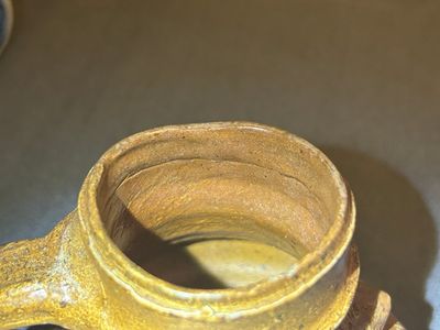 Een steengoed puntneuskruikje, wellicht Raeren, 15/16e eeuw — foto 1