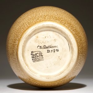 Een steengoed vaas met minimalistisch decor, Charles Catteau voor Boch Frères Keramis, ca. 1933 — foto 6