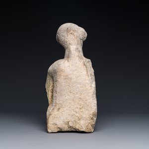 Een stenen sculptuur van een man met het logo van de Vrijmetselarij, wellicht Frankrijk, 18e eeuw — foto 3